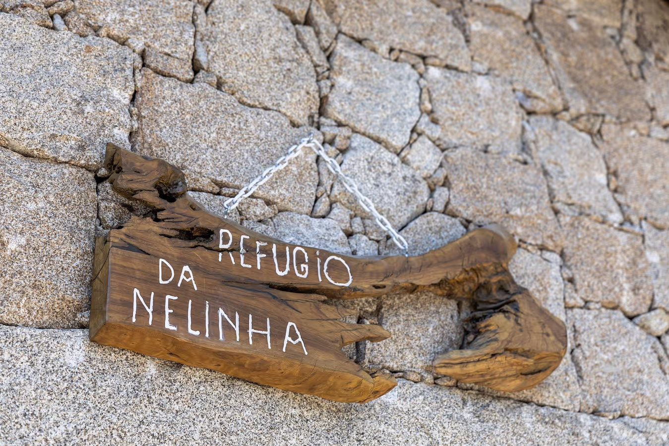 A placa de entrada, feita à mão