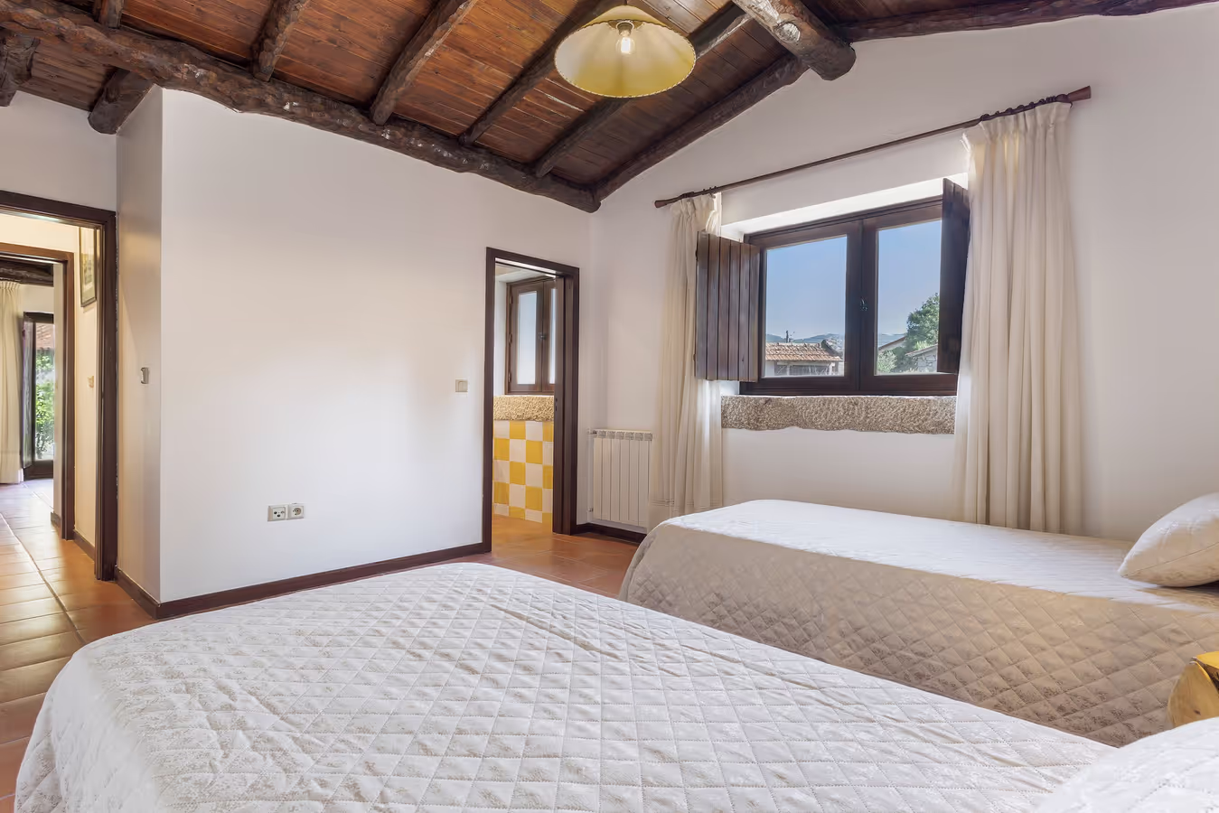 O quarto twin, visto da janela